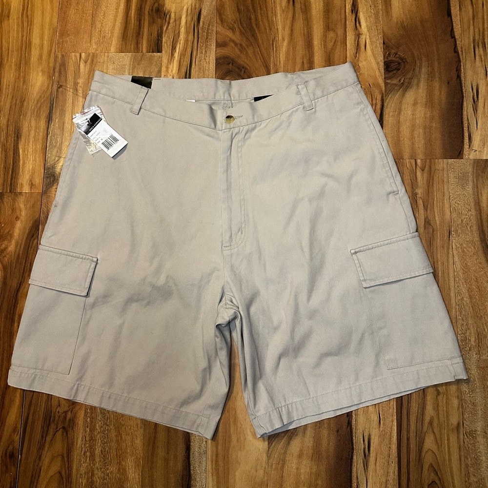 Greg Norman Shark Logo Cargo Shorts Mens 36 Khaki Beige Cotton NWT Golf Casual
